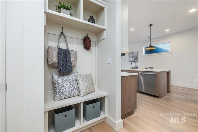 8320 W Meltwater Ln, Eagle, ID 83616