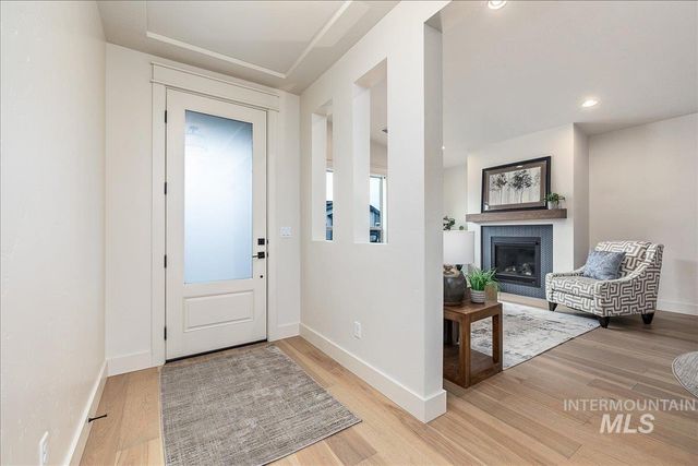 8320 W Meltwater Ln, Eagle, ID 83616