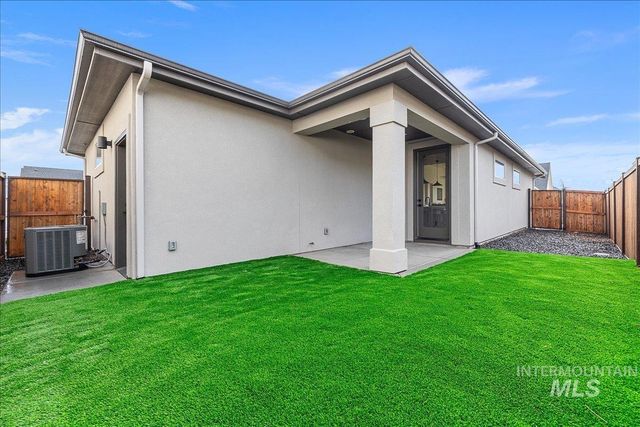 8320 W Meltwater Ln, Eagle, ID 83616