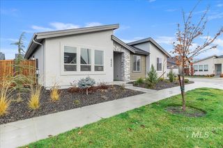 8320 W Meltwater Ln, Eagle, ID 83616