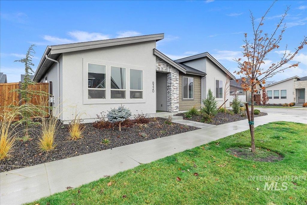 8320 W Meltwater Ln, Eagle, ID 83616