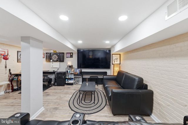 4214 3RD ST NW, Washington, DC 20011