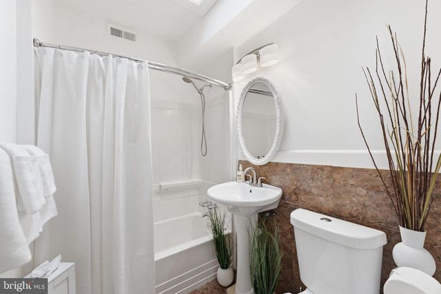 4214 3RD ST NW, Washington, DC 20011