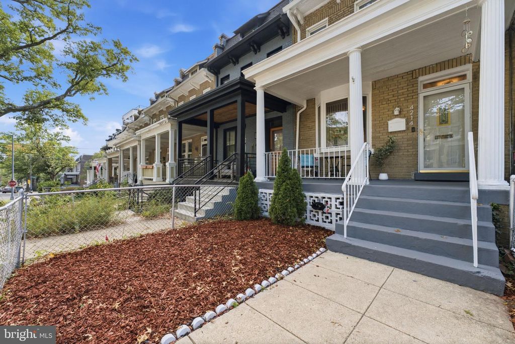 4214 3RD ST NW, Washington, DC 20011