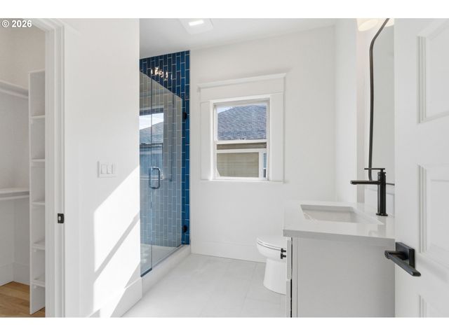 2945 Ne 57TH Ave, Portland, OR 97213