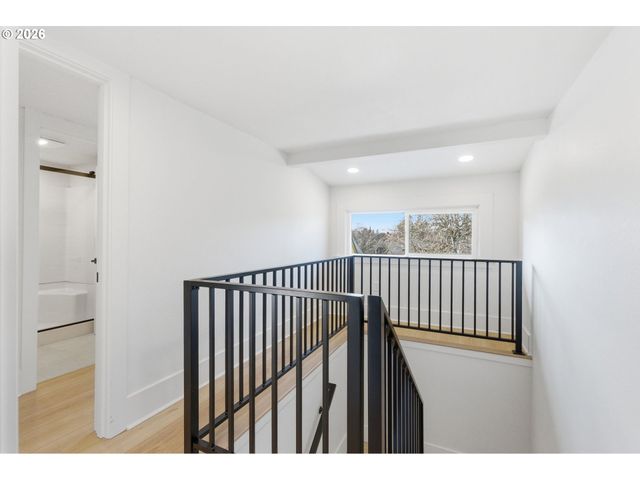 2945 Ne 57TH Ave, Portland, OR 97213
