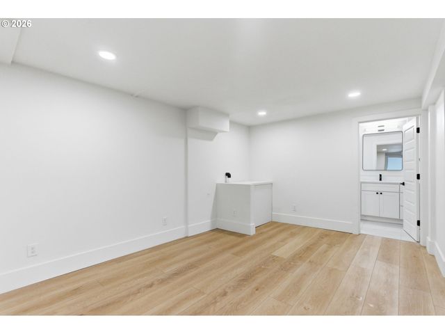 2945 Ne 57TH Ave, Portland, OR 97213
