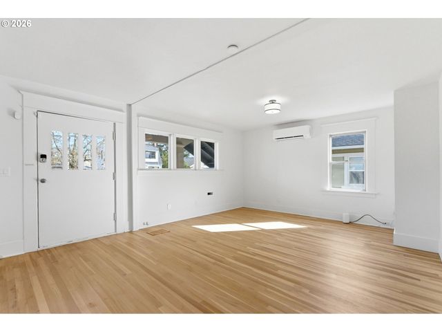 2945 Ne 57TH Ave, Portland, OR 97213