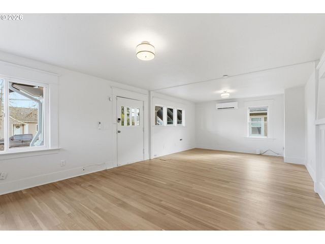 2945 Ne 57TH Ave, Portland, OR 97213