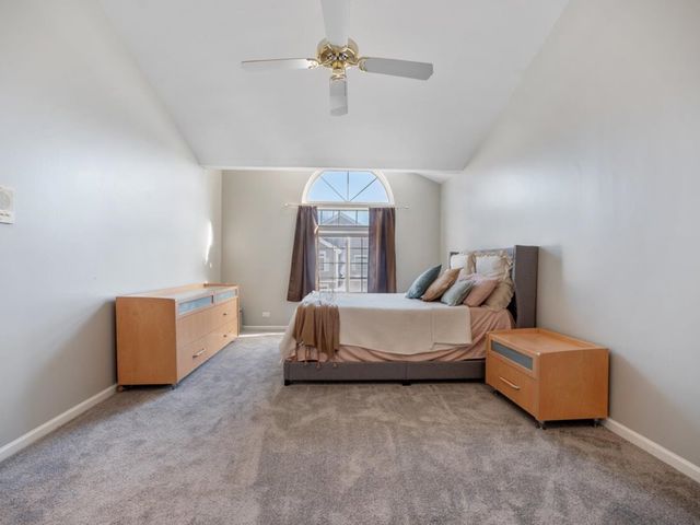 304 Nautical Way D, Elgin, IL 60123