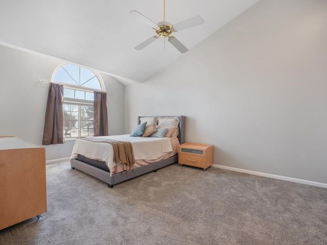 304 Nautical Way D, Elgin, IL 60123