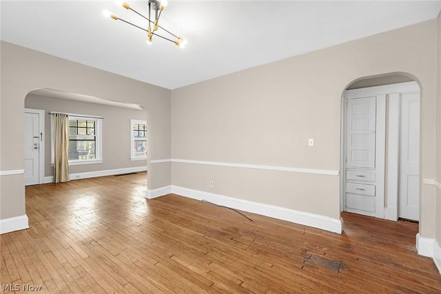 1695 Glenmont Road Lower, Cleveland Heights, OH 44118