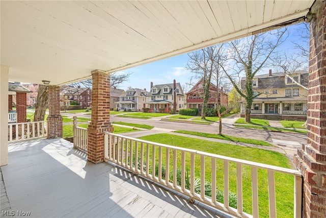 1695 Glenmont Road Lower, Cleveland Heights, OH 44118