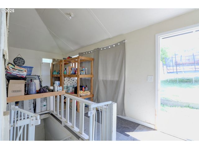 804 E 13TH St, The Dalles, OR 97058