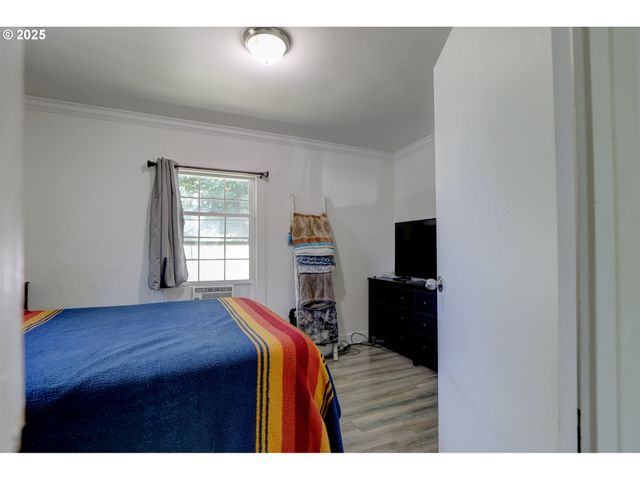 804 E 13TH St, The Dalles, OR 97058