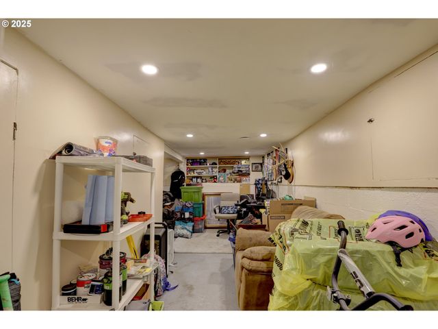 804 E 13TH St, The Dalles, OR 97058