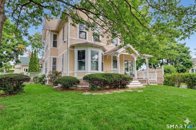 244 Stratfield Road, Fairfield, CT 06825