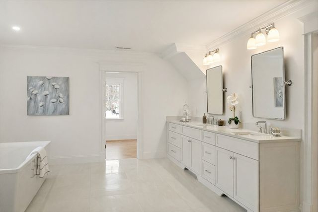 96 Independence Rd, Concord, MA 01742