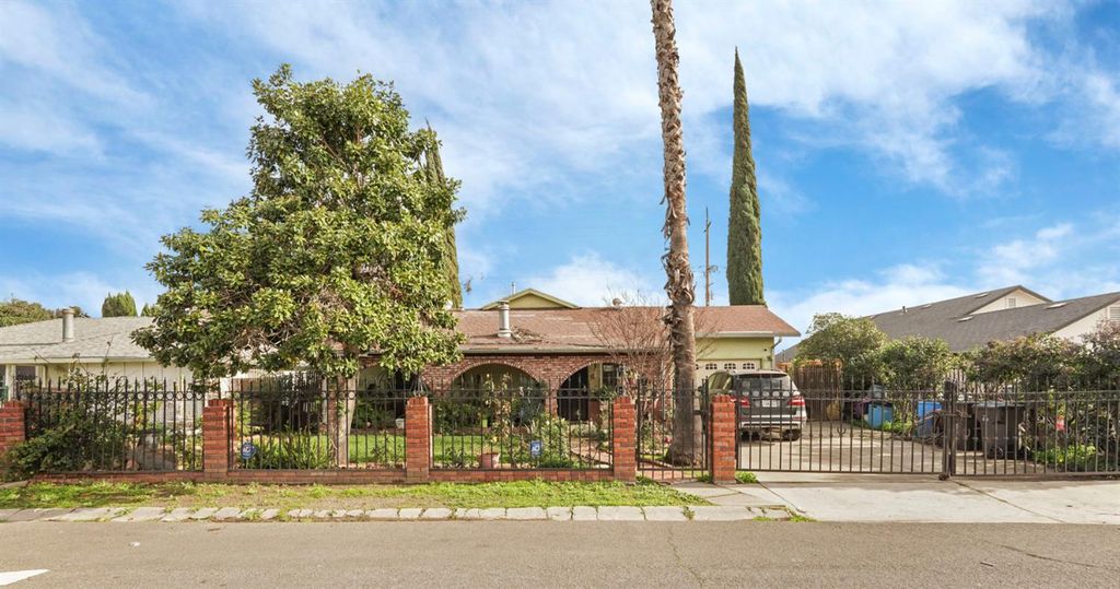 1234 Perry Ave, Stockton, CA 95203