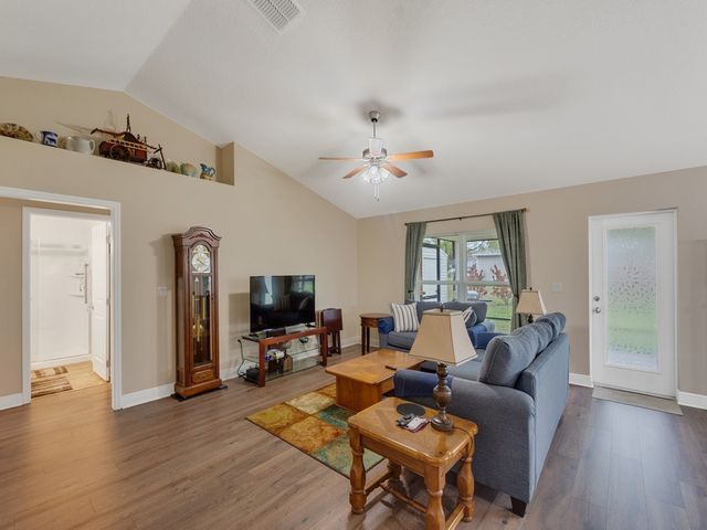 118 Arcadia Drive, Sebastian, FL 32958