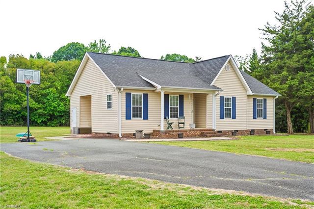 2563 Foxfire Lane, Burlington, NC 27217