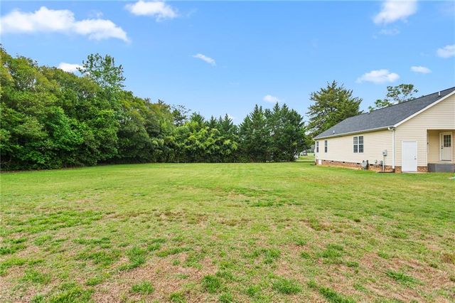 2563 Foxfire Lane, Burlington, NC 27217