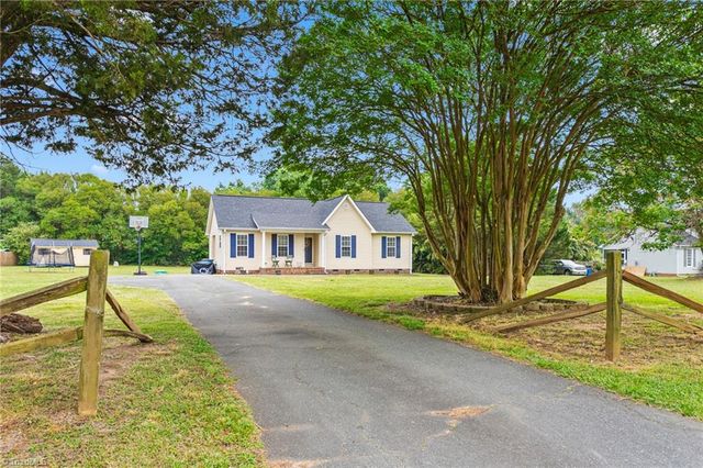 2563 Foxfire Lane, Burlington, NC 27217