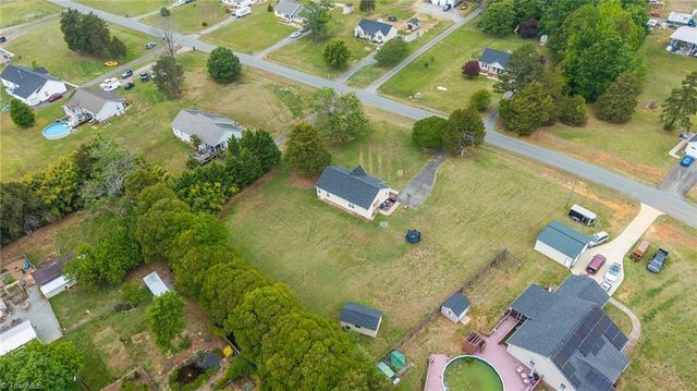 2563 Foxfire Lane, Burlington, NC 27217