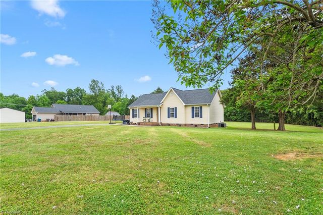 2563 Foxfire Lane, Burlington, NC 27217