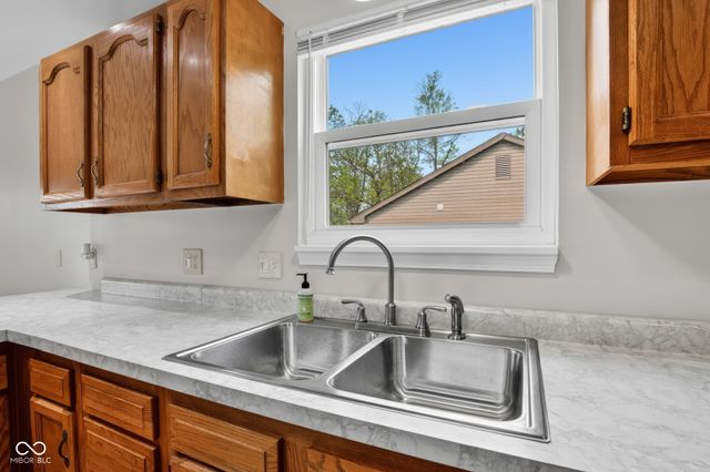 818 Center Street, Greenfield, IN 46140