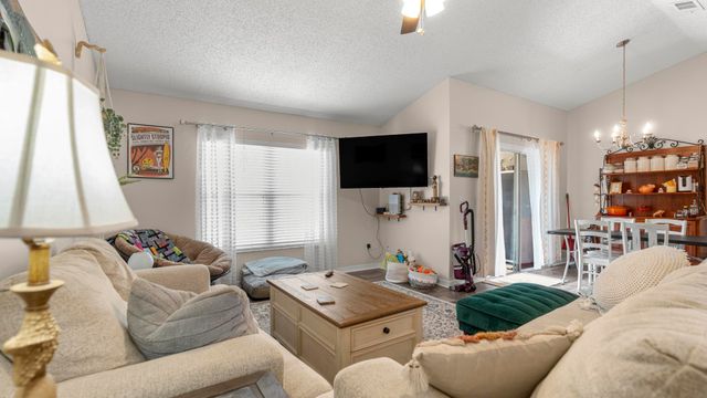 705 Guava Dr, St Augustine, FL 32095