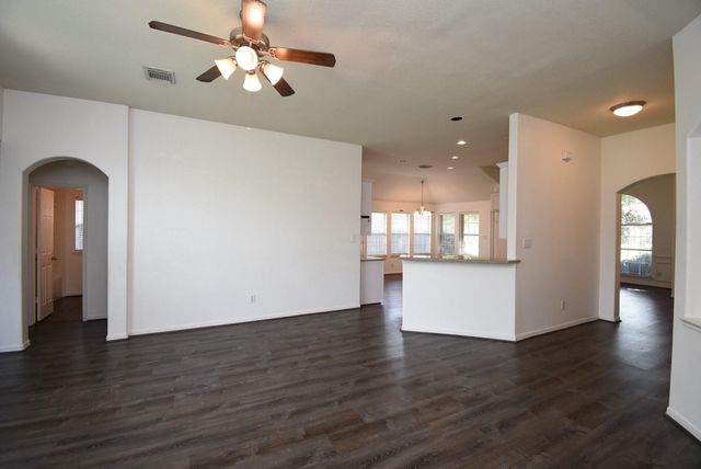 128 Long Canyon Lane, Richmond, TX 77469