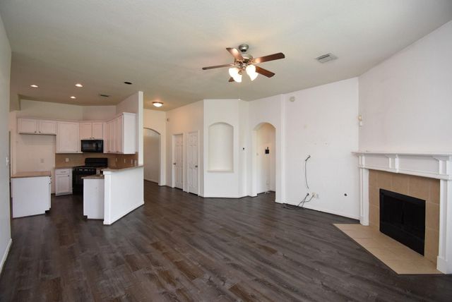 128 Long Canyon Lane, Richmond, TX 77469
