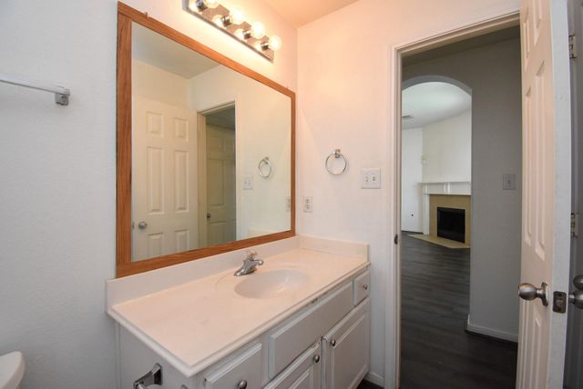 128 Long Canyon Lane, Richmond, TX 77469