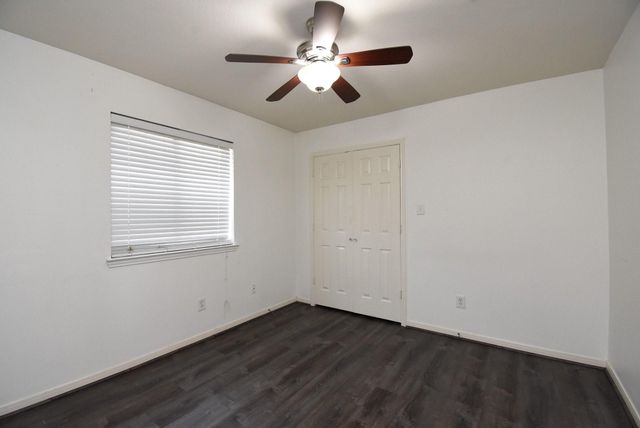 128 Long Canyon Lane, Richmond, TX 77469
