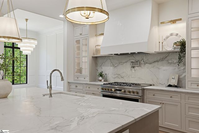 101 Sherwood Street Unit 200, Greenville, SC 29601