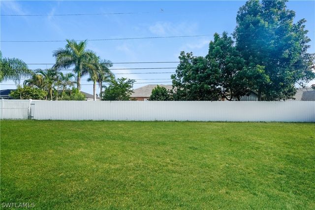 617 SE 27th ST, Cape Coral, FL 33904