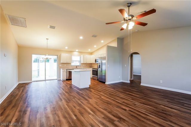 617 SE 27th ST, Cape Coral, FL 33904