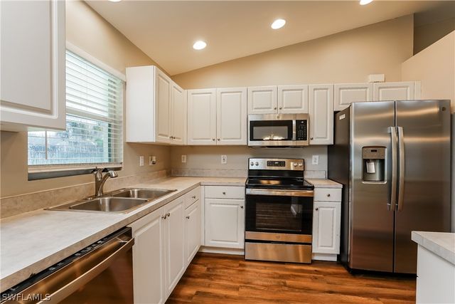 617 SE 27th ST, Cape Coral, FL 33904