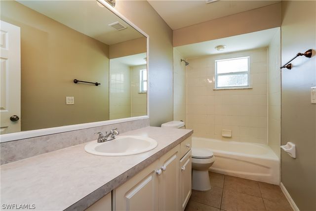 617 SE 27th ST, Cape Coral, FL 33904