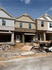 41 Creekside Commons Drive, Hoschton, GA 30548