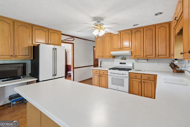 2931 Winding Circle SW, Lilburn, GA 30047