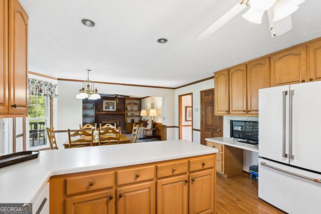 2931 Winding Circle SW, Lilburn, GA 30047