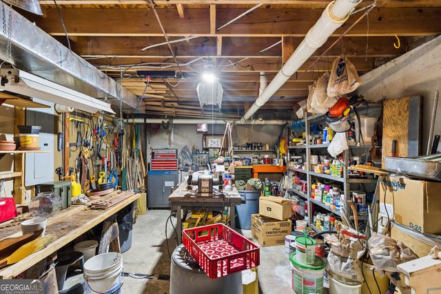 2931 Winding Circle SW, Lilburn, GA 30047