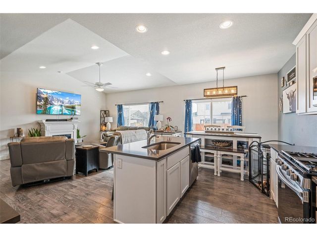 1410 Kings Crown Dr, Milliken, CO 80543