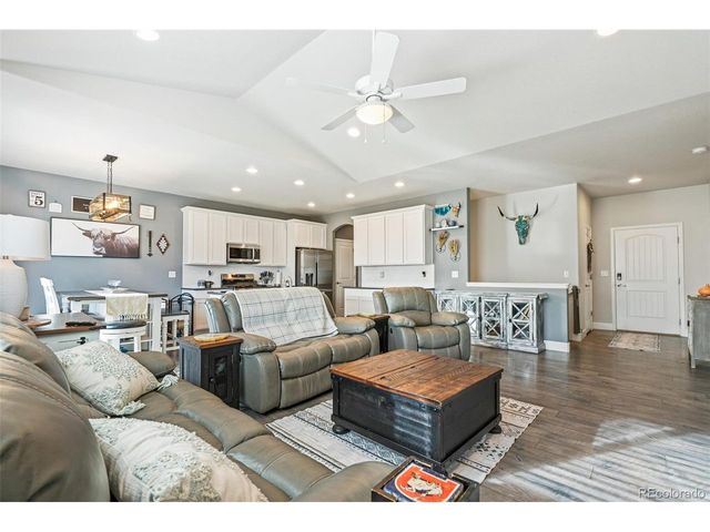 1410 Kings Crown Dr, Milliken, CO 80543