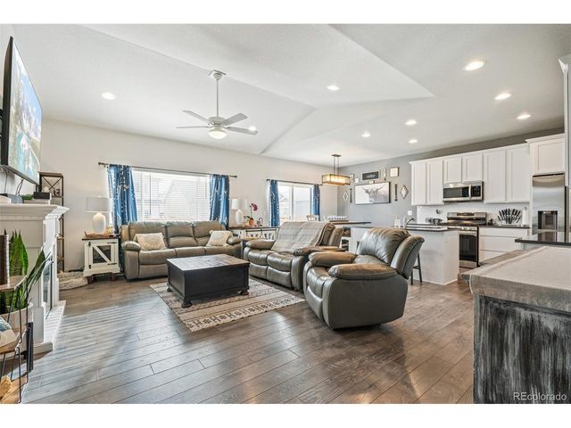 1410 Kings Crown Dr, Milliken, CO 80543