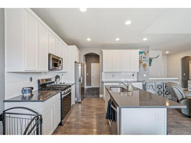 1410 Kings Crown Dr, Milliken, CO 80543