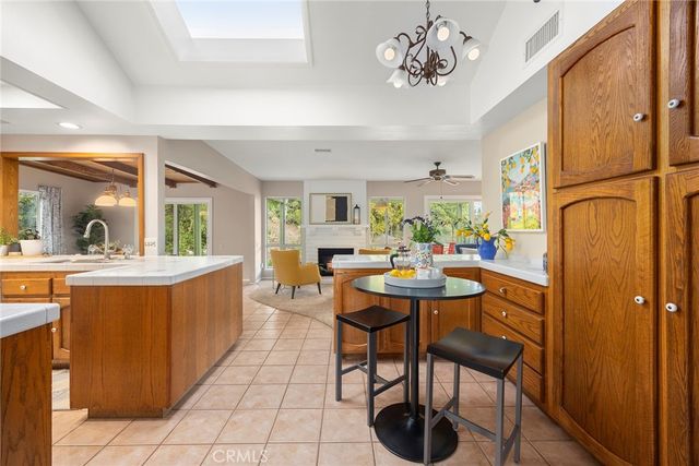 119 Helen, Fullerton, CA 92835