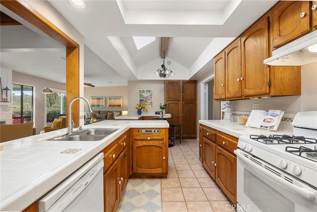 119 Helen, Fullerton, CA 92835